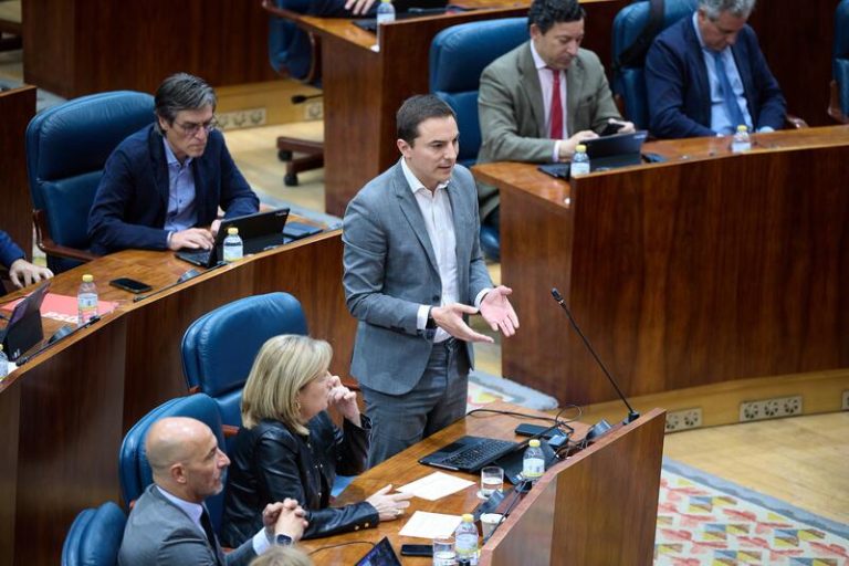 PSOE exige a Ayuso que rectifique tras acusar al Gobierno de querer legalizar las drogas: 