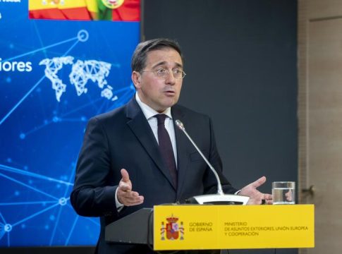 Albares cree que los traslados de migrantes a terceros países Albares cree que los traslados de migrantes a terceros países