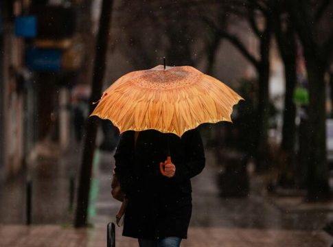 El tiempo: las lluvias seguirán en el norte y suben las temperaturas en la vertiente atlántica peninsular y Canarias