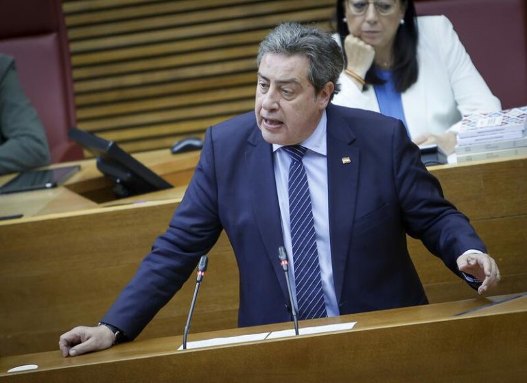 Vox se queda solo en Valencia con su propuesta de quitar la nacionalidad española a inmigrantes delincuentes