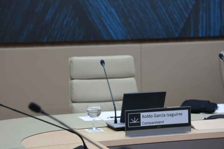 Koldo García da plantón a la comisión de las mascarillas del Parlament balear Koldo García da plantón a la comisión de las mascarillas del Parlament balear