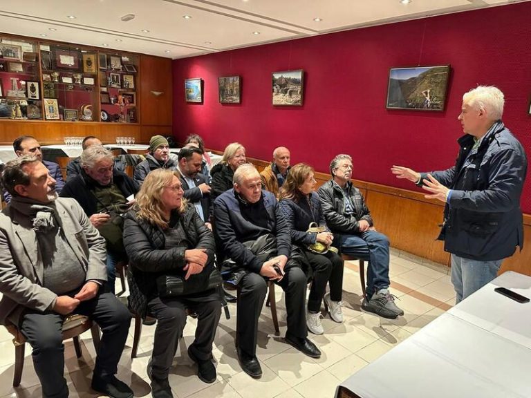 El delegado de la Xunta en Buenos Aires tranquiliza a los gallegos que viven en la Argentina de Milei