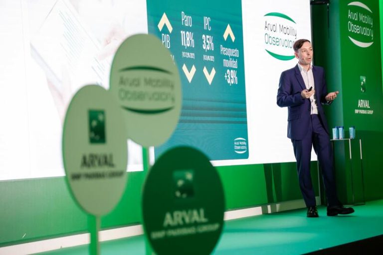 Solo un 9% de los usuarios de coche eléctrico volvería a uno de combustión, según Arval