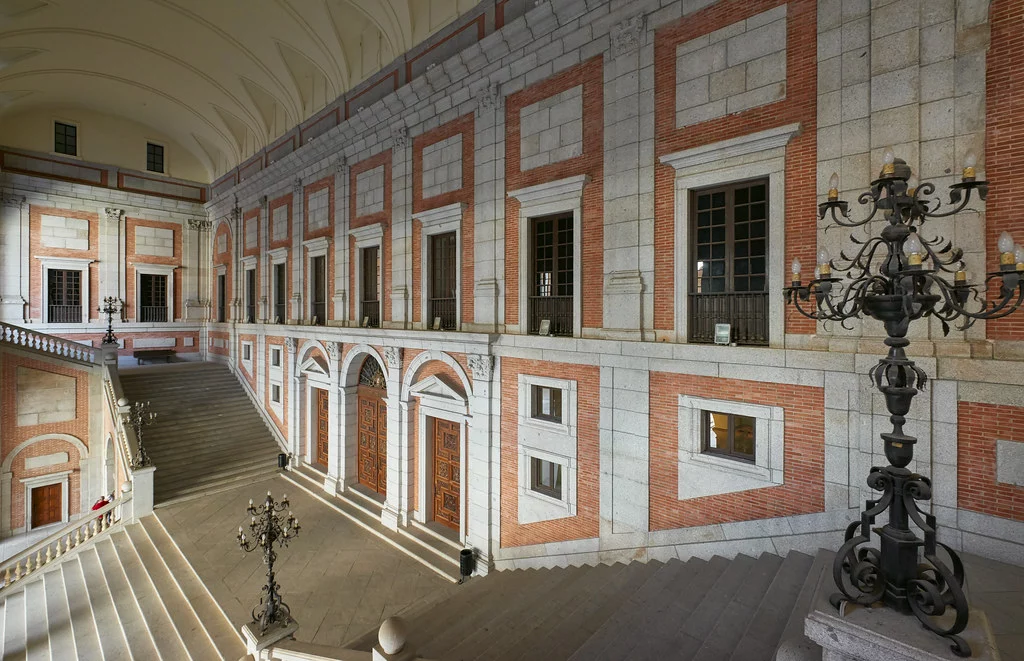 Paseos y visitas guiadas dentro del Álcazar de Toledo