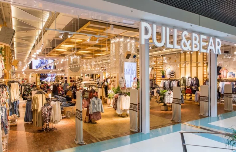 6 imprescindibles de la nueva colección de Pull&Bear, con tops, bodys, vestidos y total looks