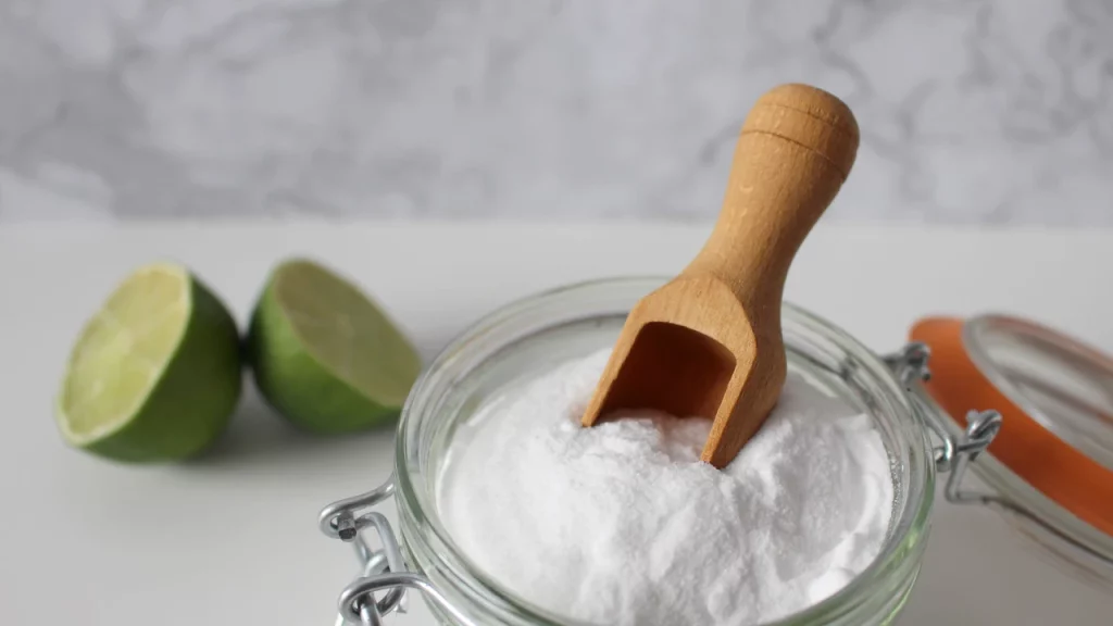 Quita el sarro con bicarbonato de sodio como arma principal