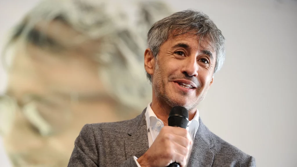 El secreto de Sergio Dalma para estar en la cima durante 30 años 1 España descubre a Sergio Dalma, un artista con todas las letras