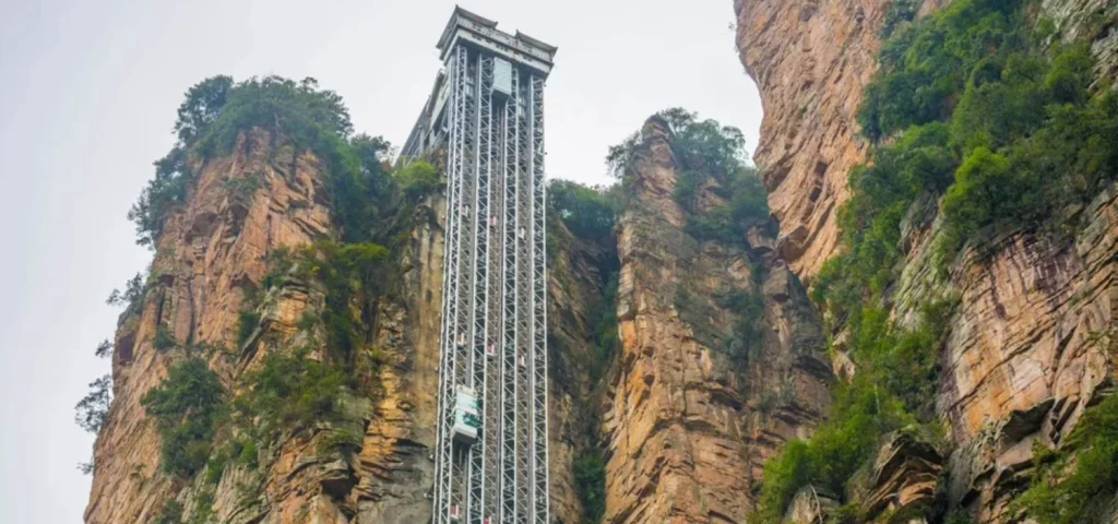 Así es el elevador más aterrador del mundo 1 Además de alto y veloz, es un elevador bastante caro