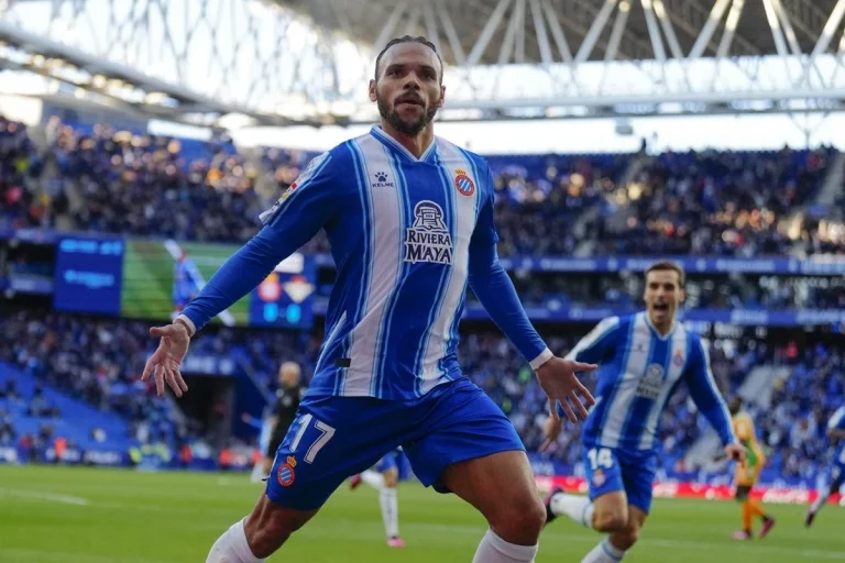 Braithwaite saca de la UVI al RCD Espanyol