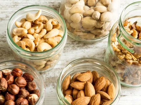 Frutos secos: una bomba de salud en cada bocado Frutos secos: una bomba de salud en cada bocado