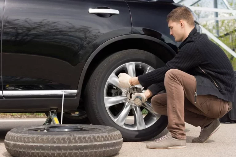 No pierdas tiempo: Cambia la rueda de tu coche sin necesidad de llamar a la grúa