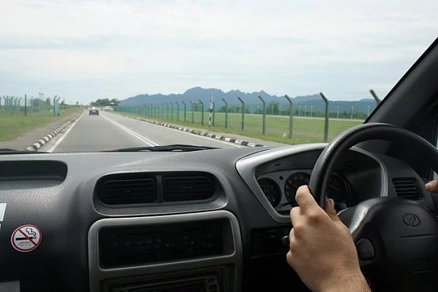 No es por la gasolina ni las multas de la DGT: por qué no compensa conducir a 140 kilómetros por hora