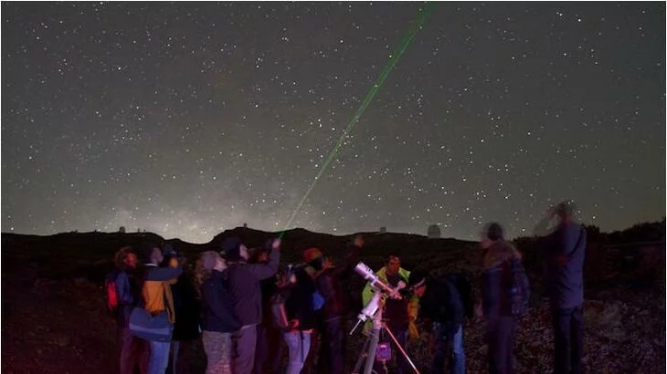 Contempla el firmamento estrellado