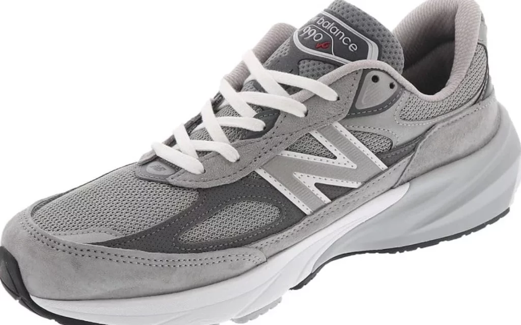 Ni Nike ni Skechers: Tamara Falcó apuesta por este modelo emblemático de New Balance