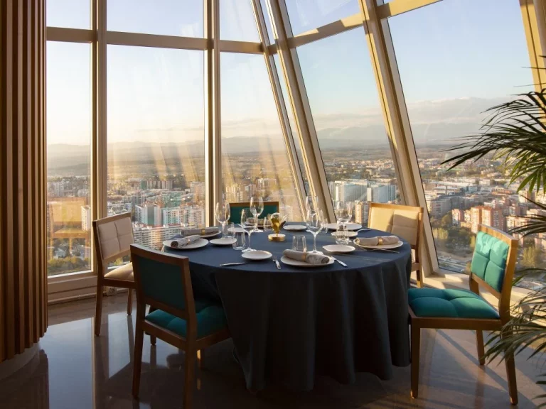 Descubre los 3 restaurantes más altos de España: el último alucina
