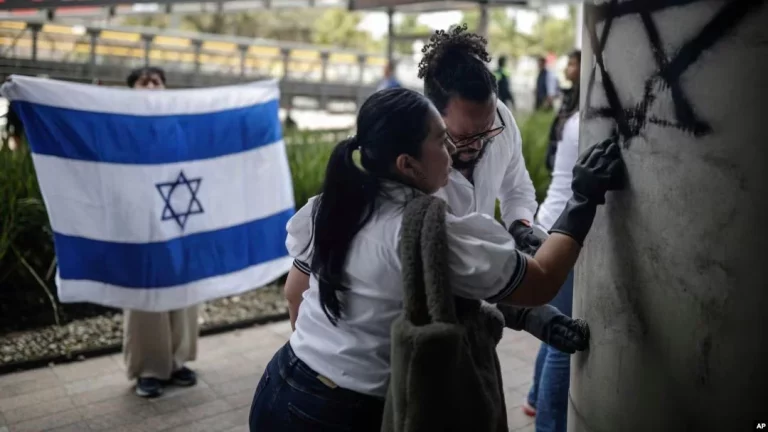 ‘Desde el río hasta el mar’, el antisemitismo se abre paso en España ‘Desde el río hasta el mar’, el antisemitismo se abre paso en España