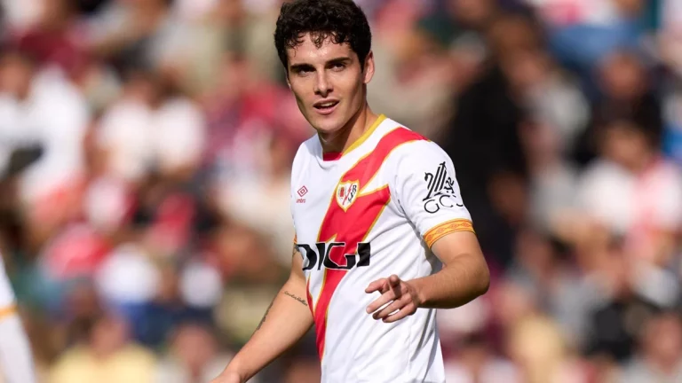 El Rayo quiere otra operación Camello con un 'killer' del Atlético