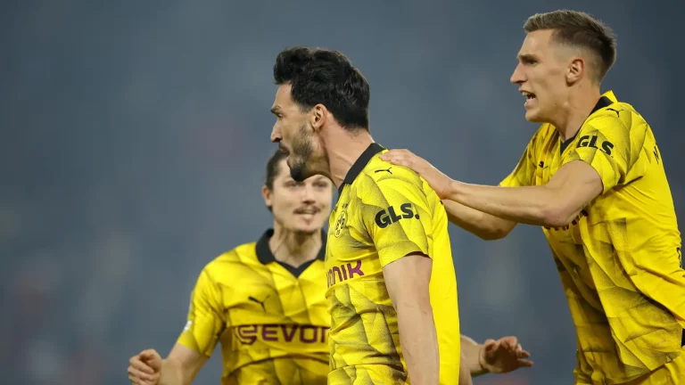 El alemán Edin Terzic se marcha del Borussia Dortmund
