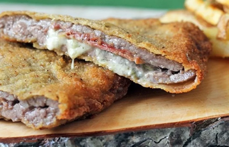 El mejor cachopo de España no se sirve donde piensas y tiene un ingrediente secreto