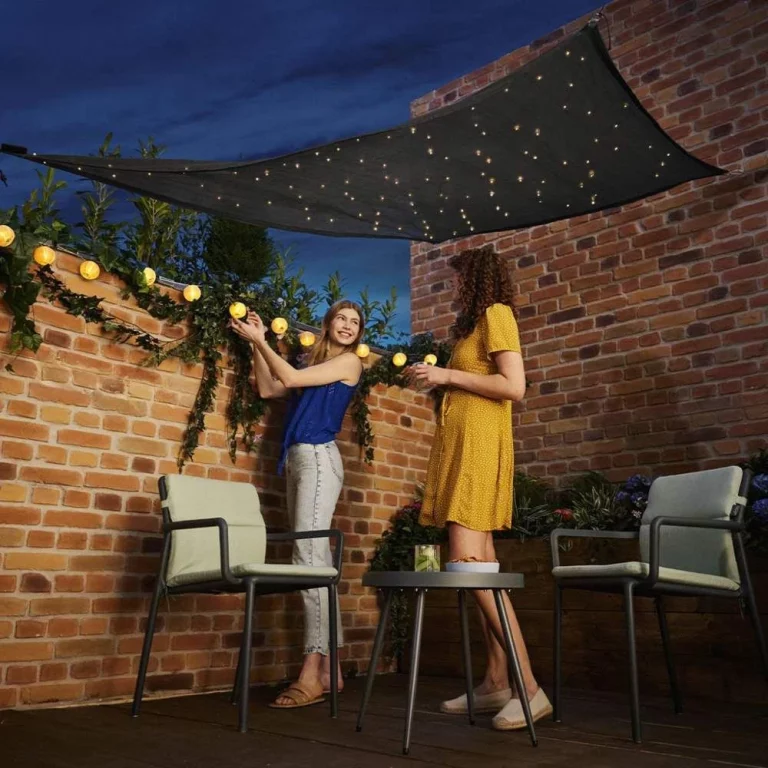 El toldo para el sol de verano lo tiene Aldi es precioso y te ambienta también las noches