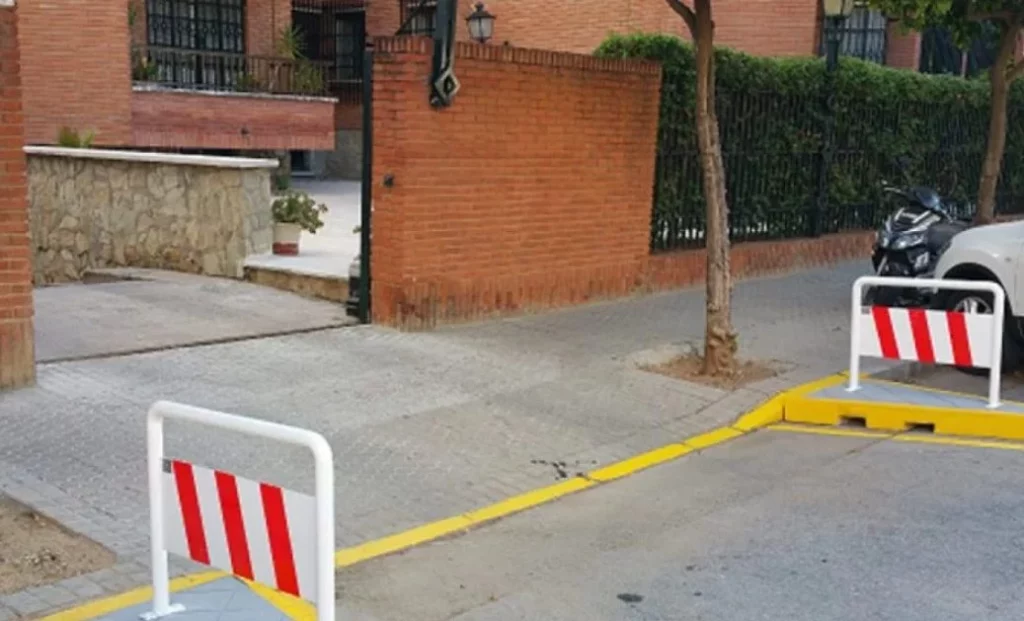 ¿Se puede aparcar delante de un garaje que no tiene vado? 2 ¿Se puede aparcar delante de un garaje que no tiene vado?