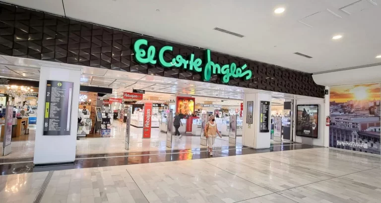 Este secador alisador de pelo de El Corte Inglés es un 'must' para no dañar tu pelo en verano