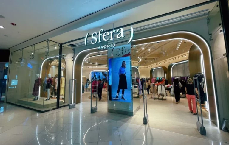 Este vestido de Sfera cuesta 18 euros en El Corte Inglés y parece de Prada