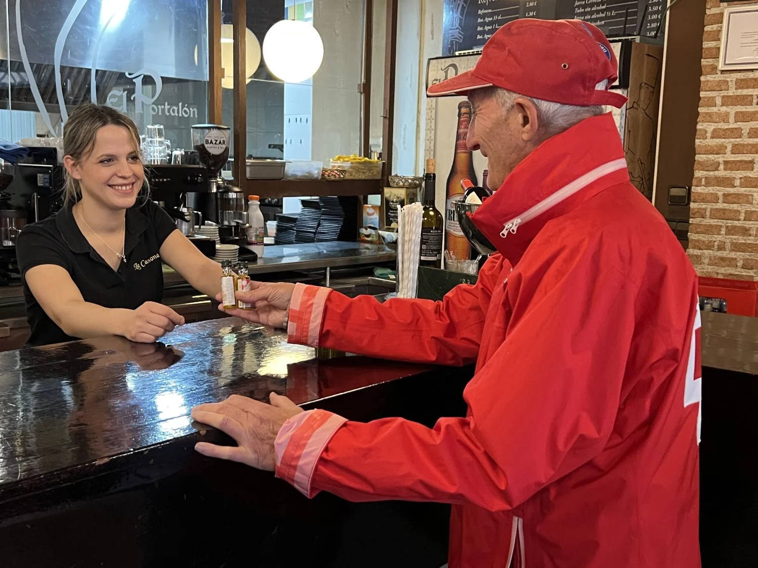 Las monodosis desaparecerán de los restaurantes y ponen una nueva dificultad al negocio de Glovo