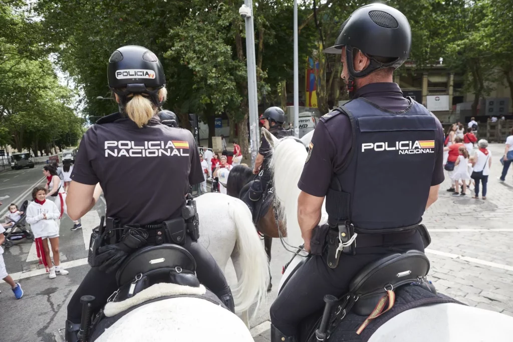 Taylor Swift y Live Nation tendrán que pagar a la policía 1 EuropaPress 5331606 unidad caballeria policia nacional fiestas san fermin 2023 13 julio 2023