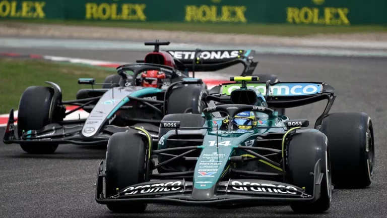 Fernando Alonso baja los humos tras saber las mejoras de Aston Martin Fernando Alonso baja los humos tras saber las mejoras de Aston Martin
