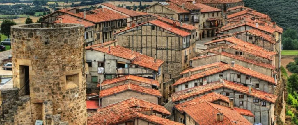 La ciudad más pequeña de España está en Burgos y esconde un gran secreto 2 Otras atracciones que tiene la pequeña ciudad de Frías