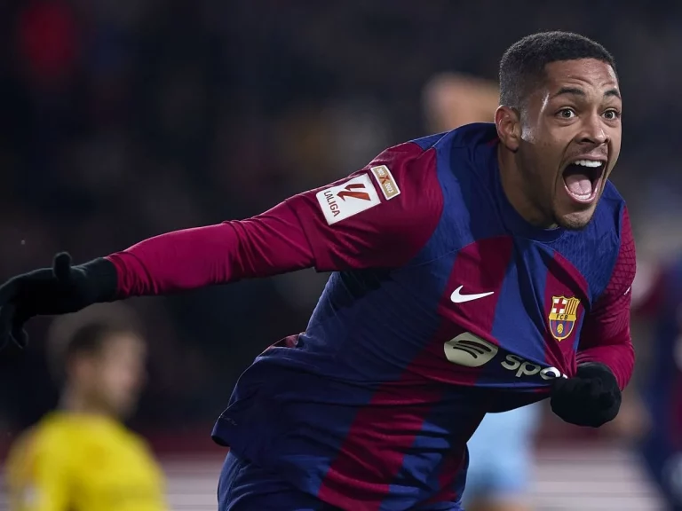 La Real Sociedad entra con todo a por Vitor Roque