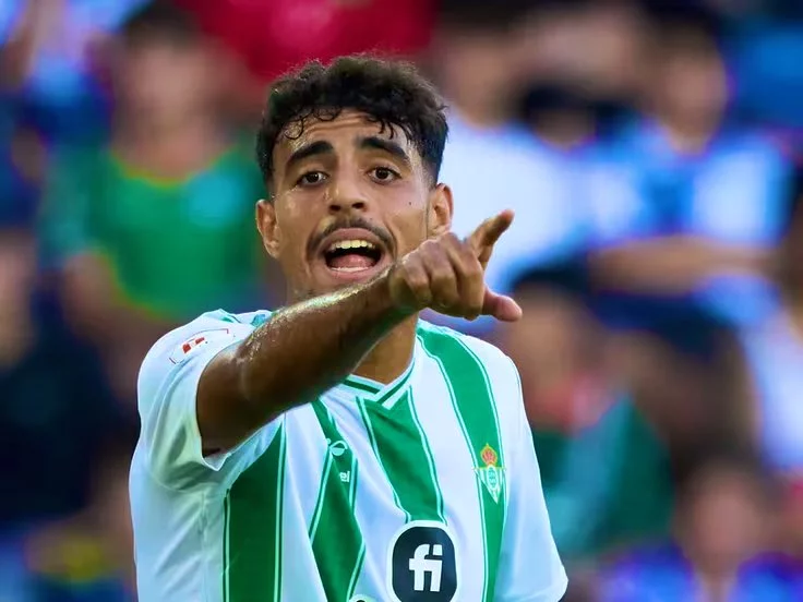 El Betis malvende a Chadi Riad por pánico al FC Barcelona El Betis malvende a Chadi Riad por pánico al FC Barcelona
