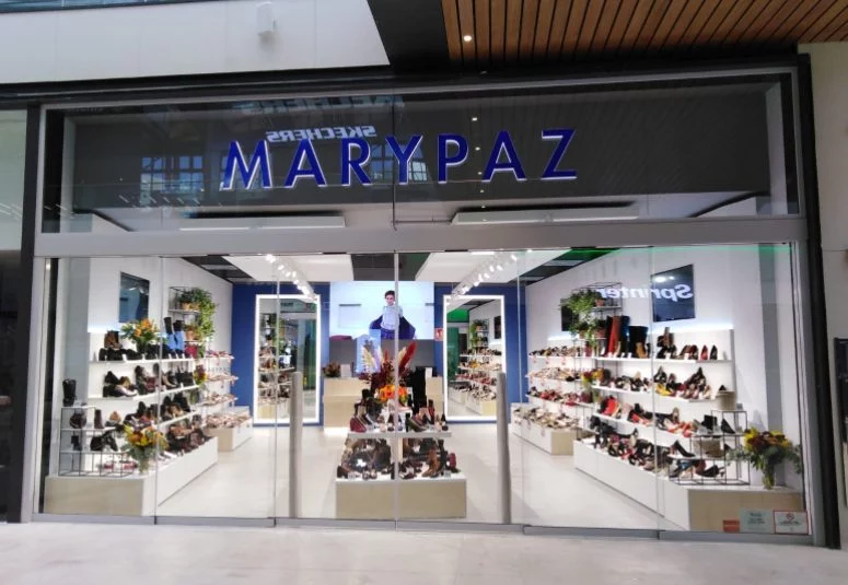 Adiós a andar incómoda en tacones con las sandalias de Marypaz coloridas y con toque metálico