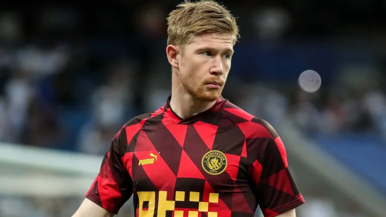 Kevin de Bruyne tras los pasos de Courtois