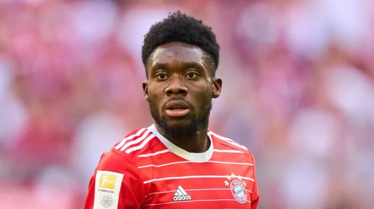 El Betis atento a la llegada de Alphonso Davies al Real Madrid
