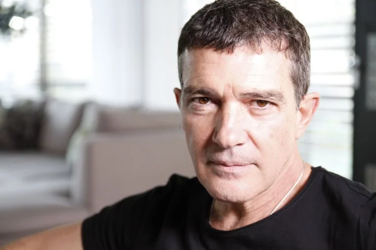Los 5 restaurantes que recomienda Antonio Banderas para comer una deliciosa paella en Málaga