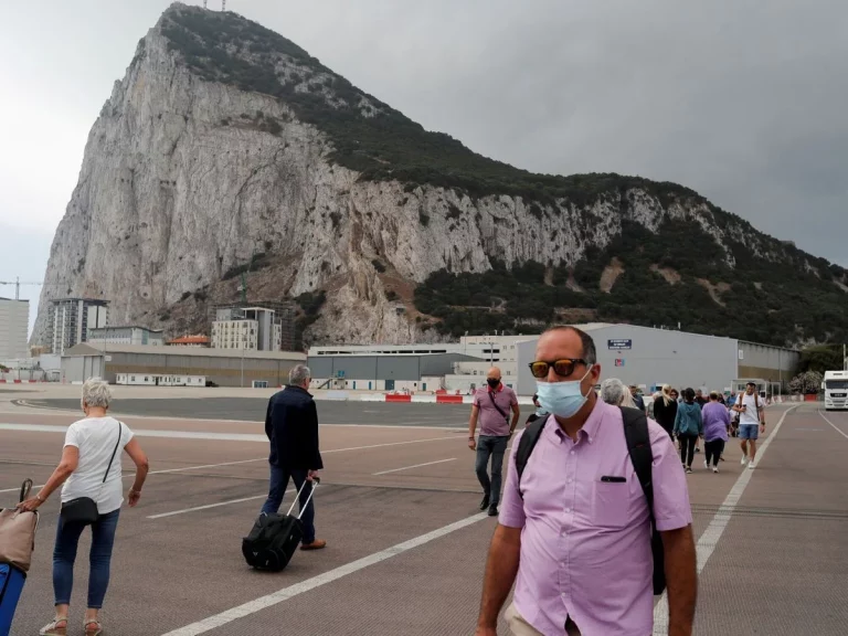 Acuerdo en Gibraltar: la verja cae hoy y esto es todo lo que cambia para los que cruzan la frontera
