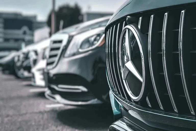 Los españoles huyen de la compra de coches y se centran en las ventajas del renting a corto plazo