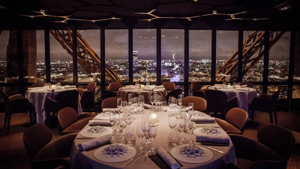¿Qué podemos hacer en las inmediaciones de la Torre Eiffel?