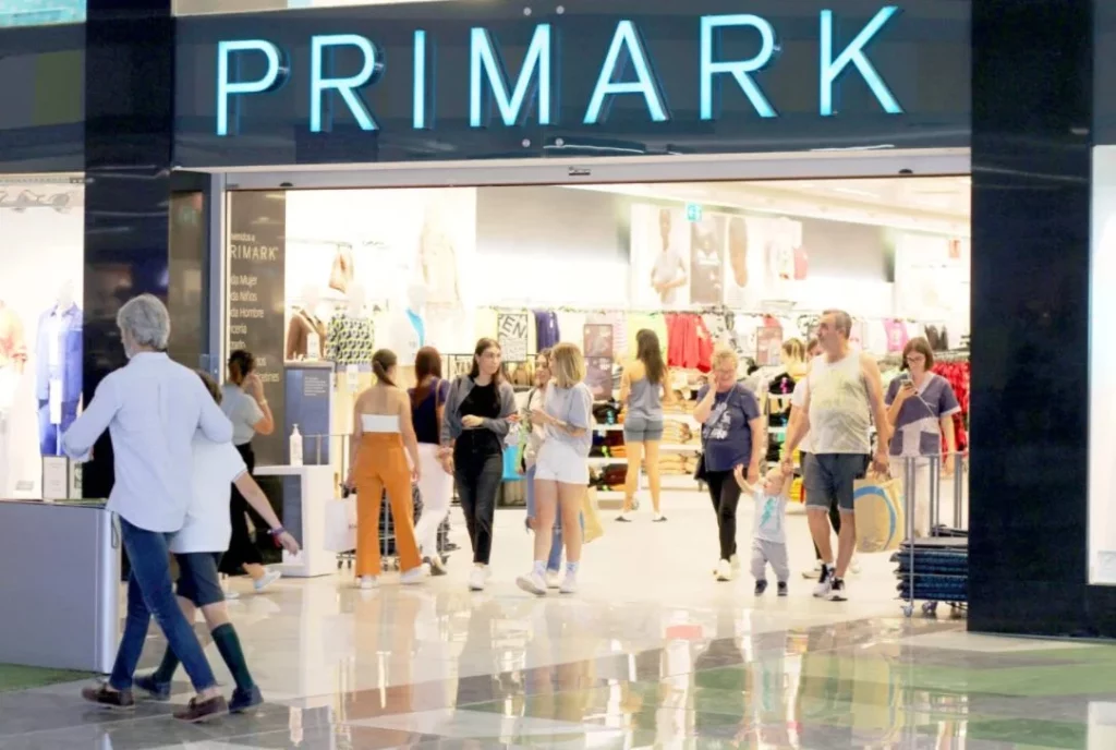 Primark: la sudadera a rayas de Paula Echevarría a 13 euros y de estilo parisino