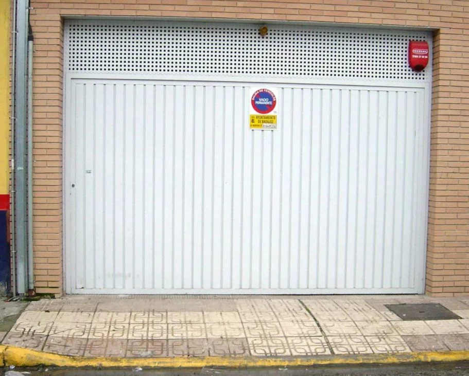 ¿Se puede aparcar delante de un garaje que no tiene vado? 3 trafico