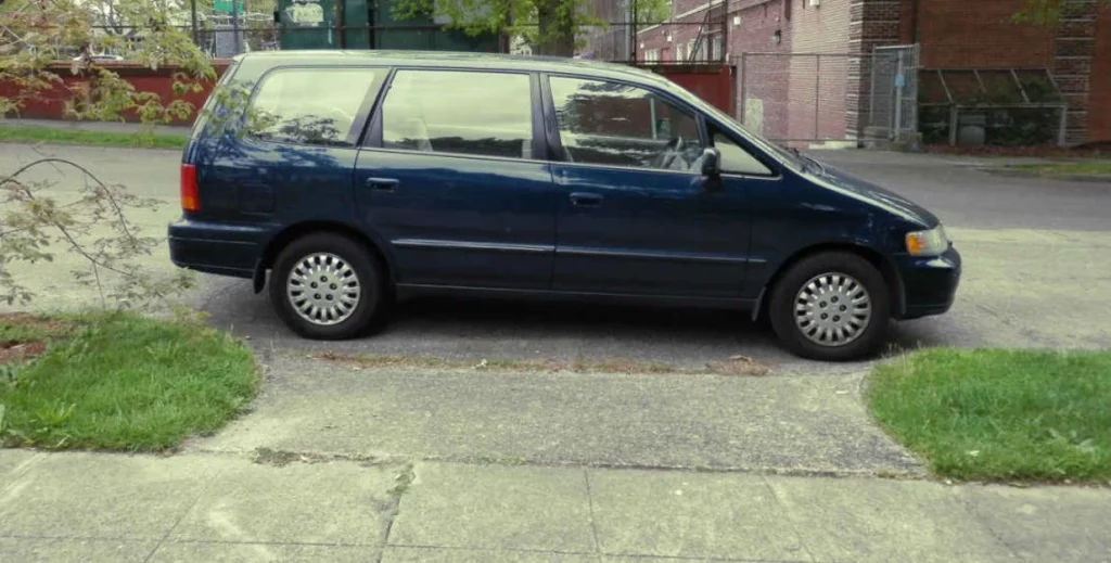 ¿Se puede aparcar delante de un garaje que no tiene vado? 8 ¿Se puede aparcar delante de un garaje que no tiene vado?