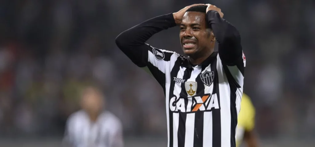 Las salidas nocturnas acaban con la carrera de Robinho