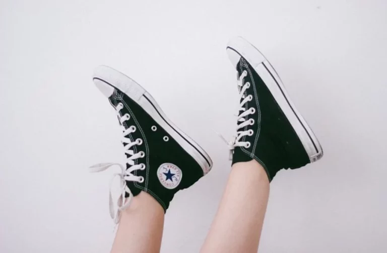 Skechers reta a Converse con unas botas de cuña de imitación pero más cómodas