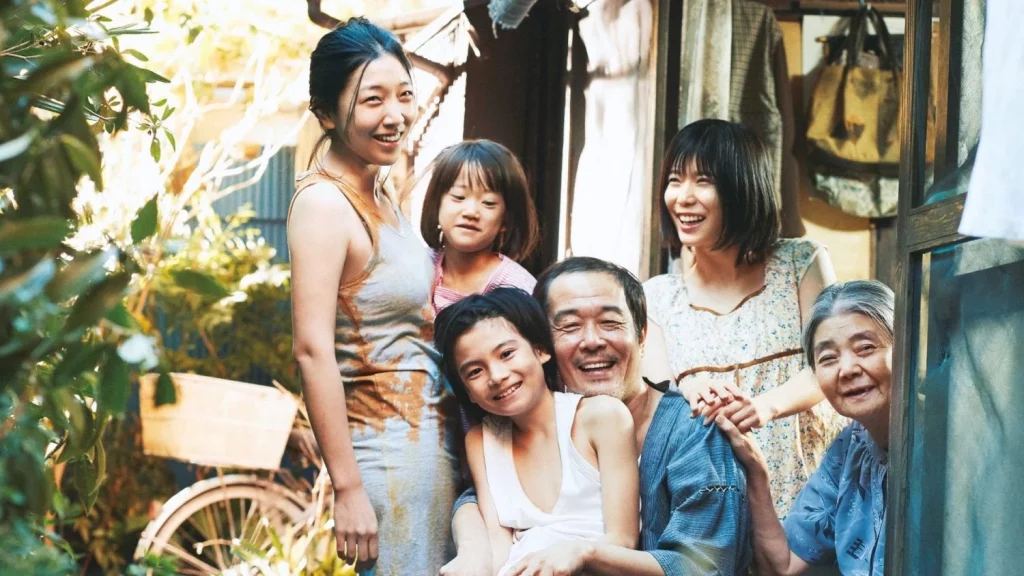 "Un asunto de familia" de Hirokazu Kore-eda: celebrando los lazos familiares más allá de la sangre