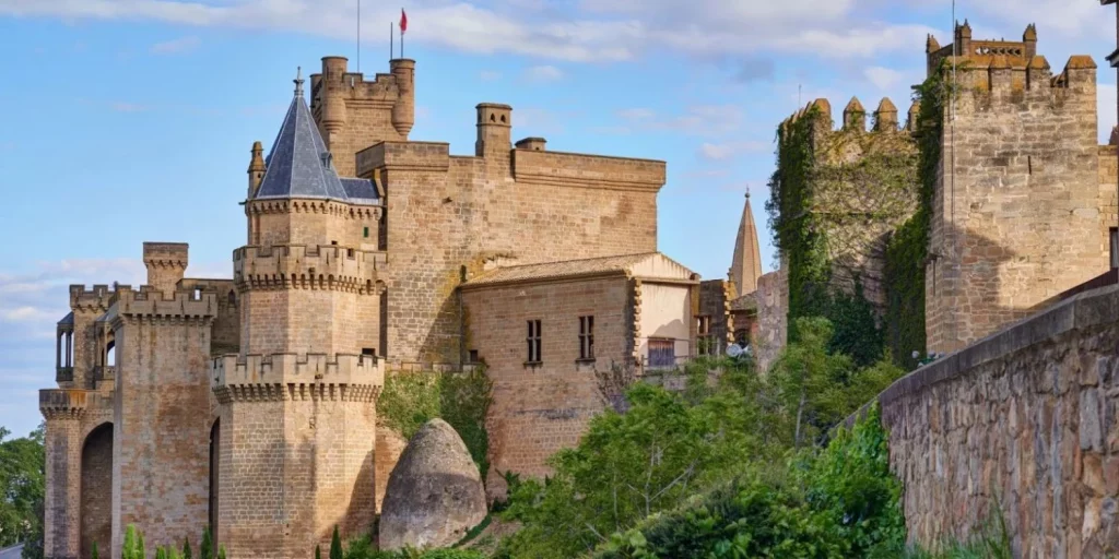 El Castillo de Olite: un atractivo turístico de España para viajar en el tiempo 35 Una odisea a través del tiempo