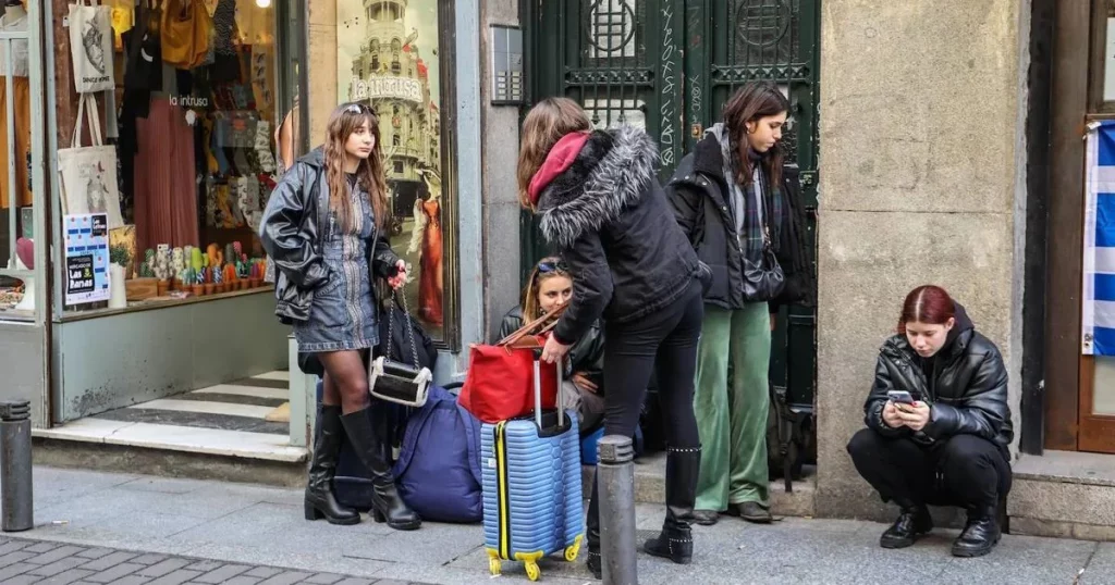 Vecinos hartos: los problemas de convivencia causados por los apartamentos turísticos en las comunidades de vecinos
