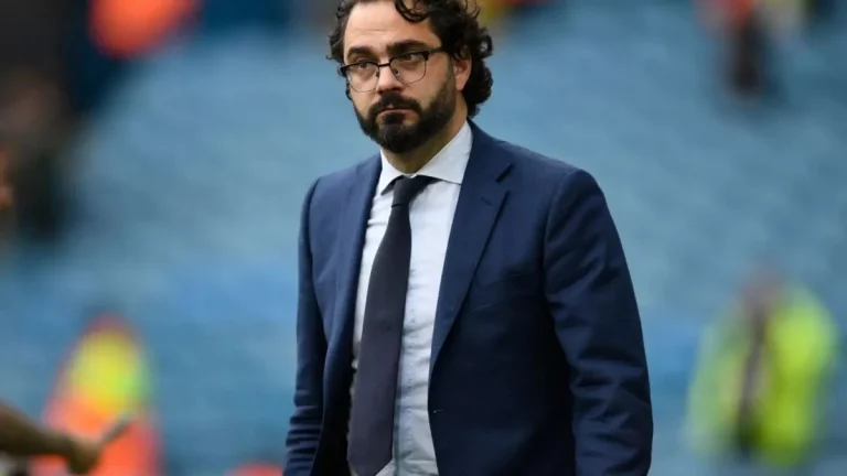 Víctor Orta piensa una solución de urgencia en el Sevilla FC: fichaje bomba en enero