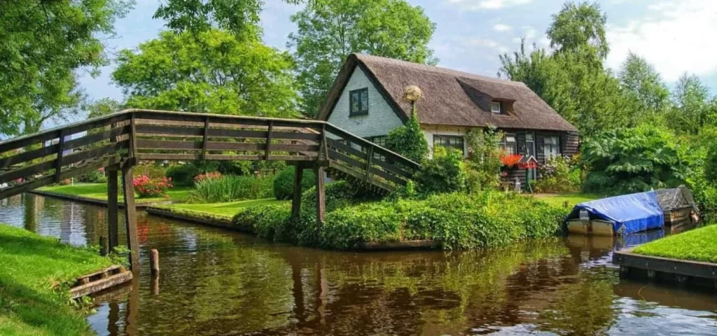 Explora la ciudad única donde los coches no existen 2 ¿Cuándo conviene visitar esta ciudad sin coches ni ruidos molestos?